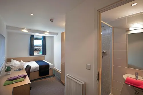 Edinburgh College Residence Hotels in Burntisland