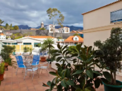 Residencial Colombo โรงแรมในฟุงชาล