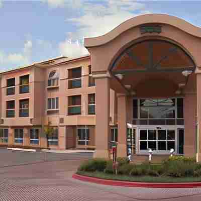 Hawthorn Suites by Wyndham Livermore Wine Country Hotel Exterior