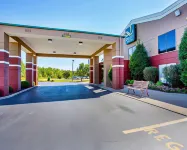 Quality Suites Paducah I-24
