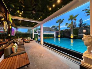 New 2022 Grand Deluxe Art Pool Villa