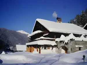 Les Chalets de la Serraz