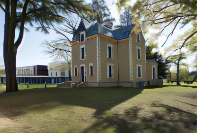 Domitys Le Château des Plans Hôtels à : Parthenay