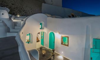 Two Bedroom Villa with Private Indoor Cave Pool