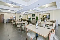 Holiday Inn Express & Suites Carthage Hotels in Carthage