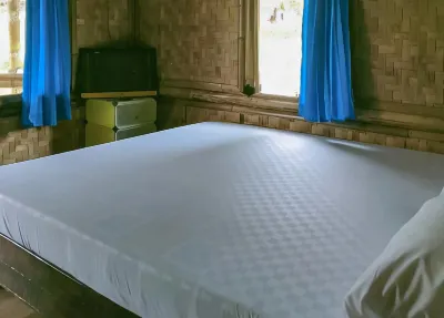Lembah Cawene Hills Syariah Mitra RedDoorz Hotel dekat Curug Tebing Pasirluhur