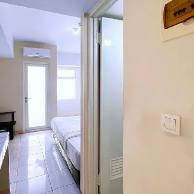 Ruang Nyaman at the Springlake Summarecon Bekasi Hotels near Bekasi Train Station