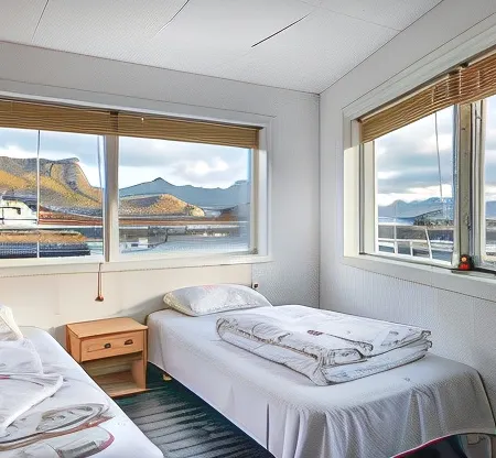 Astra Whale - Waterfront Boutique Hostel in Lofoten