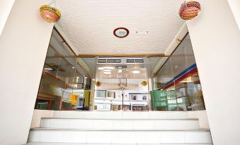 Regent Ngamwongwan Hotel