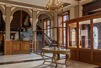 Domaine du Chateau de La Neuville Hotels in Tihange