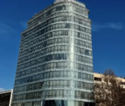 Parkside Hotel & Apartments