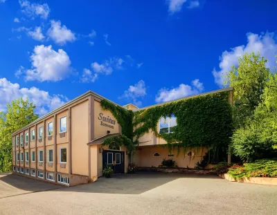 Monastery Hotel Hotels in der Nähe von The Outport Restaurant and Pub