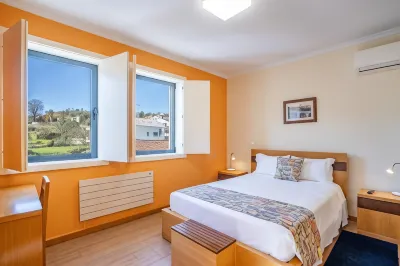 B&B Pensão Avenida Hotels near Parque Merendas Meã