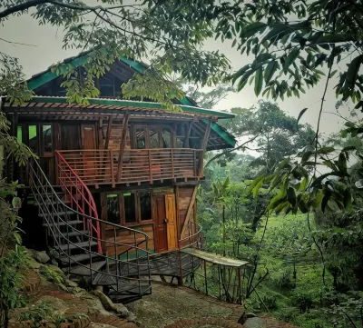 Kebun Hanoman Villa Hotels in Ketanggung