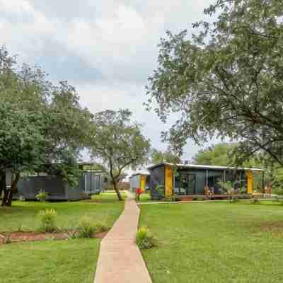 SleepOver Komatipoort Hotel Exterior