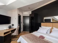 Top Rooms Hotel dekat Split City Centre