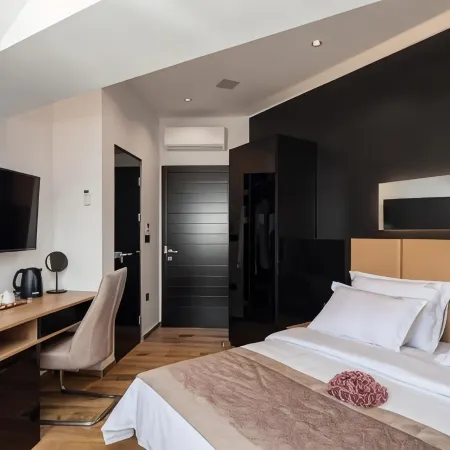 Top Rooms Отели рядом с достопримечательностью «Пляж Бене»