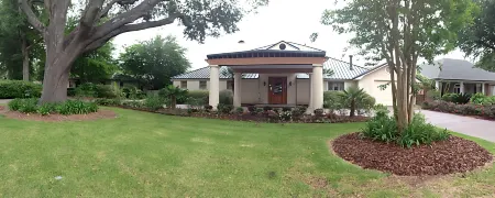 Beautiful False River Home on water w/ Dock Отели в г. Пуэнт Каупе Пэриш