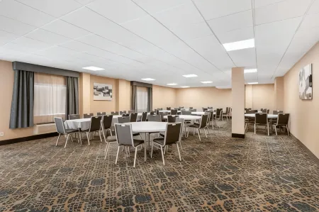 Best Western Plus Landmark Inn