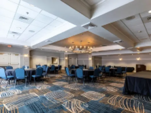 Four Points by Sheraton York Hotels in Manchester Township