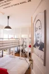 Help Yourself Hostels - Carcavelos Coast Hotels in Каркавелуш