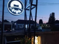 Angler Family Guest House Hotéis em Blitar Regency