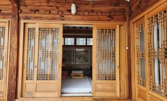 Snowflower Guesthouse - Housity