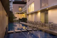 Novotel Bandung - Rooftop Pools