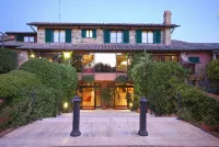 Casanova - Wellness Center la Grotta Etrusca Hotels in San Quirico d'Orcia