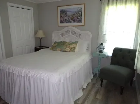 Cozy Milbridge retreat just steps away