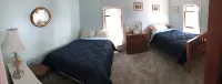 Year round lakefront house on Keuka Lake - Homestays