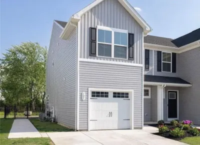New, central spacious stadium townhome in West Seneca. Fully furnished, WiFi, AC