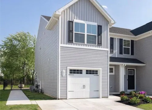 New, central spacious stadium townhome in West Seneca. Fully furnished, WiFi, AC Hotels in West Seneca