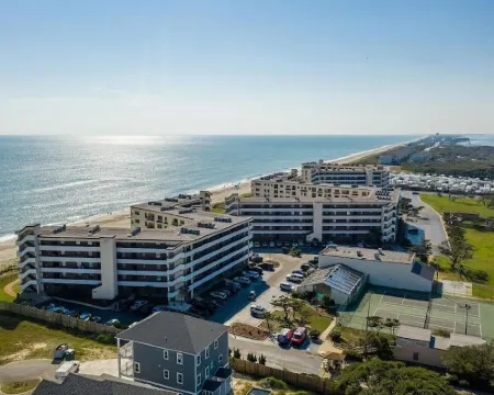 4bedroom beach front, breathtaking, spacious, updated Hotels in Indian Beach