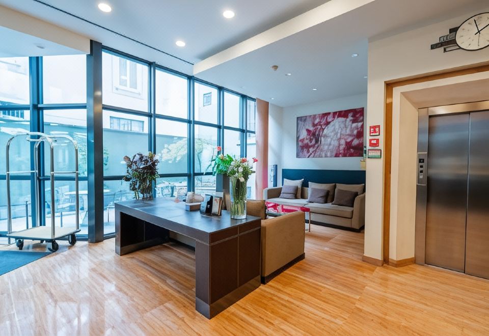 Des EtrangersOver view