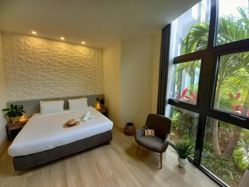 Adonis Cupecoy Hotels in Lowlands