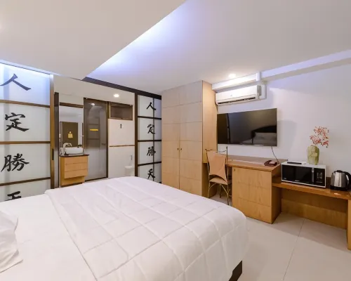 Pasadena Lodge Hotels near Xzyte Discotech