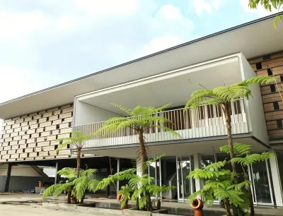 Proven Living Hotel di Sarijadi