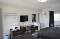 Hillside Inn Pembroke - 2-Star
