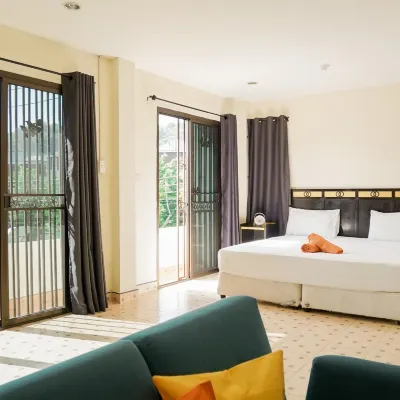 Club22 Kamala Suites, Kamala Beach Hotel dekat Pantai Kamala