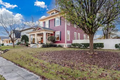 Spacious 4-bedroom house in enjoyable Shreveport with WiFi, AC Hotels near Shreveport Convention Center