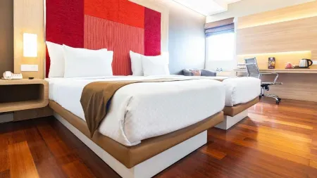 Grand Citihub Hotel at Panakkukang Отели рядом с достопримечательностью «Harian Kompas»