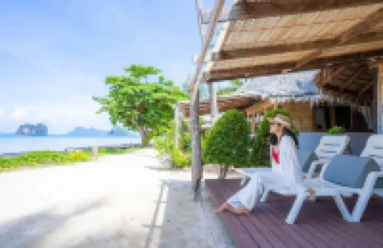 Thapwarin Resort - Green Hotel Hotels in Koh Ngai