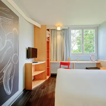 Ibis Dieppe Val Druel