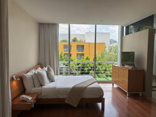 Lombardo Suites - ที่มีที่จอดรถ