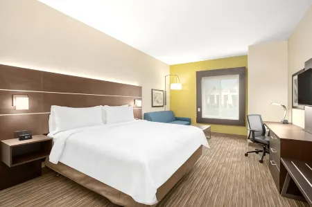 Holiday Inn Express & Suites MARYSVILLE by IHG