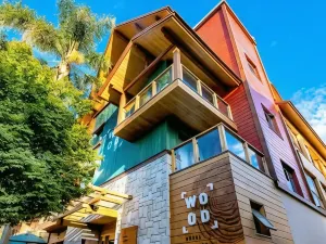 Wood Hotel