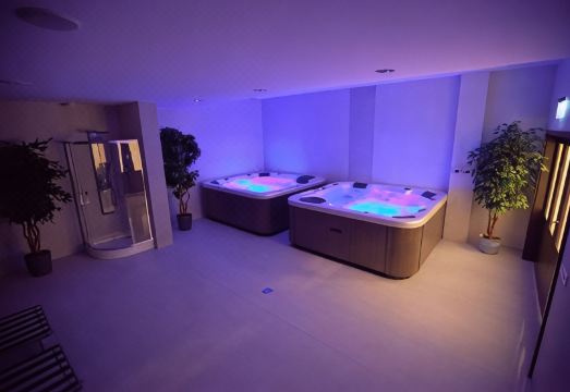 고급스러운 스파 공간