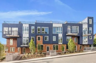 Views of the Space Needle & Lake Union w/ Parking! Hotels in Eastlake