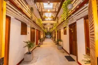 Cinnamon Airport Residencies - 2-Star
